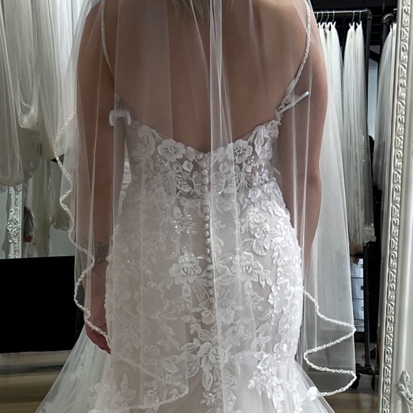 Giselle Bridal fingertip veil with baby pearl beading - Picture 3 of 5